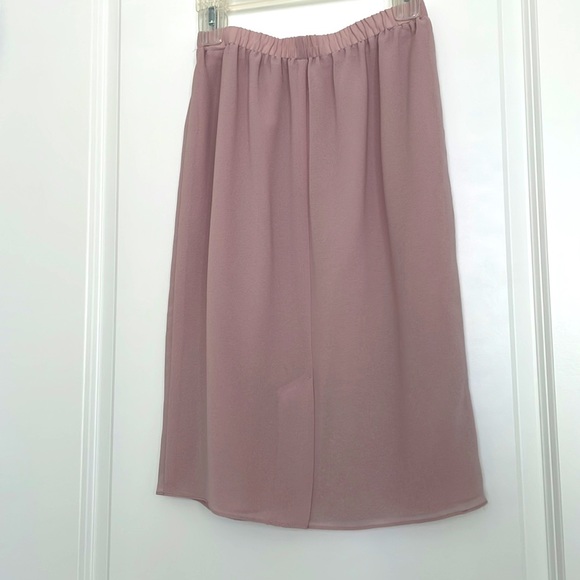 Patra 2-piece dress in dusky mauve with beaded collar - Picture 6 of 6